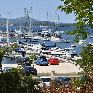 https://luka-apartments.hotelinzadar.com